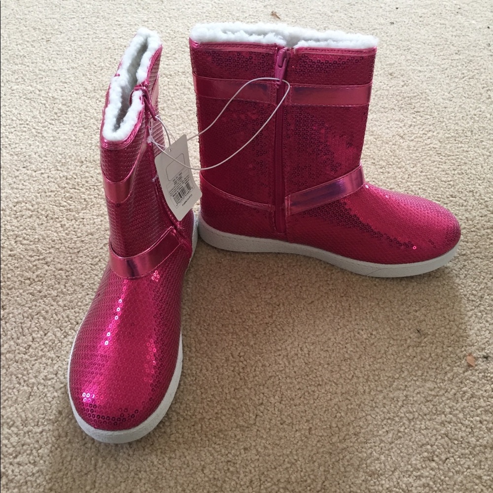 Circo boots Gabby. Size 6. Pink. New !!